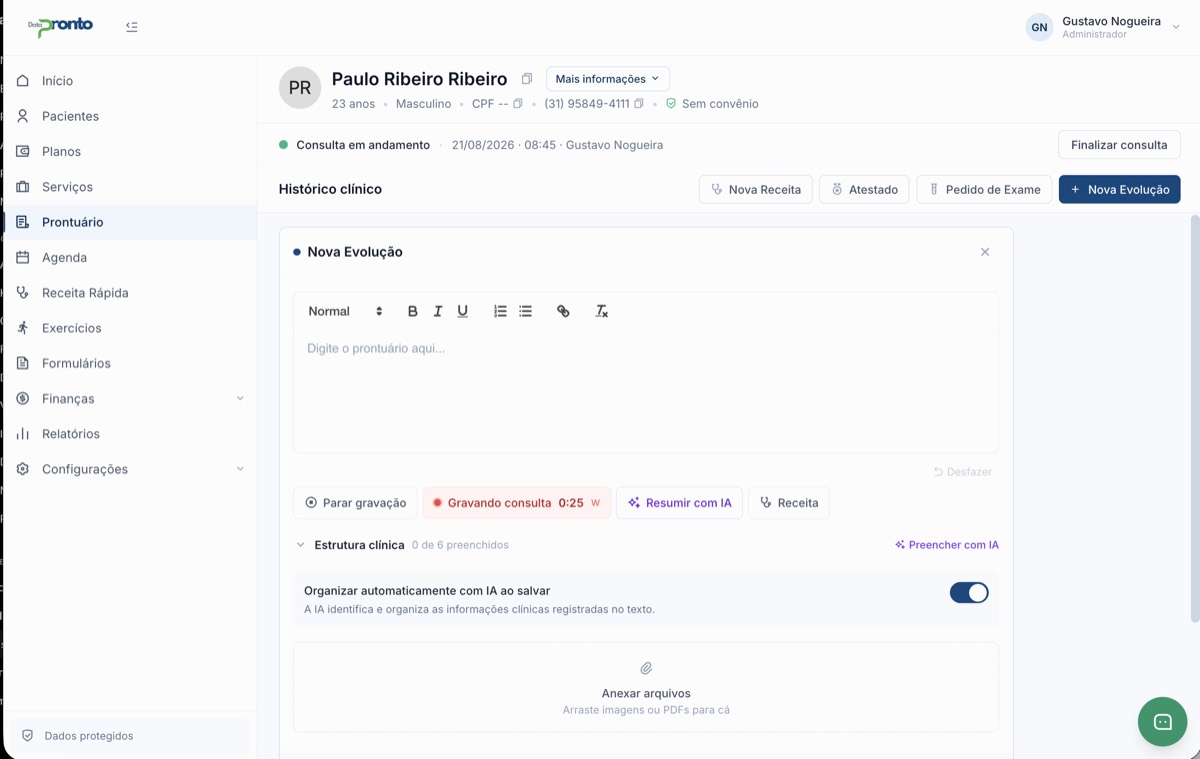 Tela de nova evolução do DataPronto com a gravação da consulta em andamento e as opções de resumir e preencher com IA.